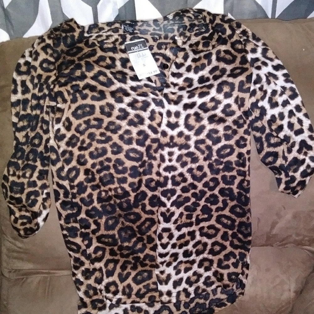 Rue 21 cheetah print shirt